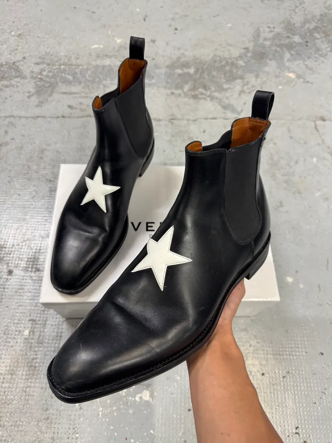 Givenchy White Star Black Leather Chelsea Boots by Riccardo Tisci - Image 4