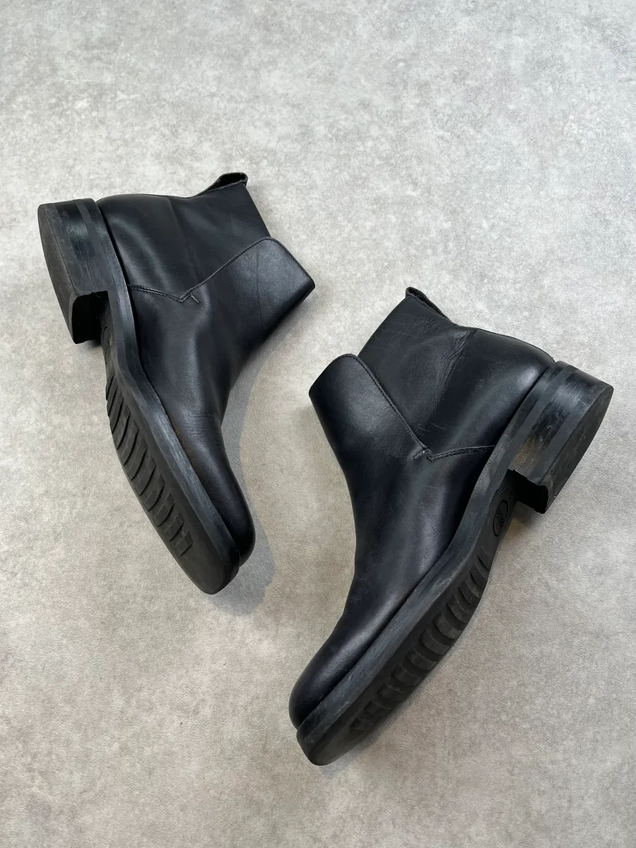 Gucci Black Leather Chelsea Boots - Image 3