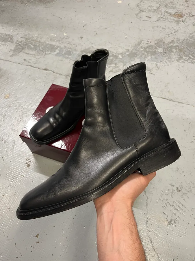 Gucci Black Leather Classy Chelsea Boot