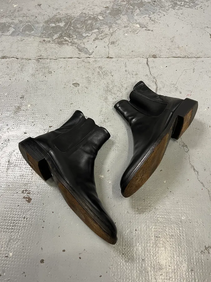 Gucci Black Leather Classy Chelsea Boot - Image 2