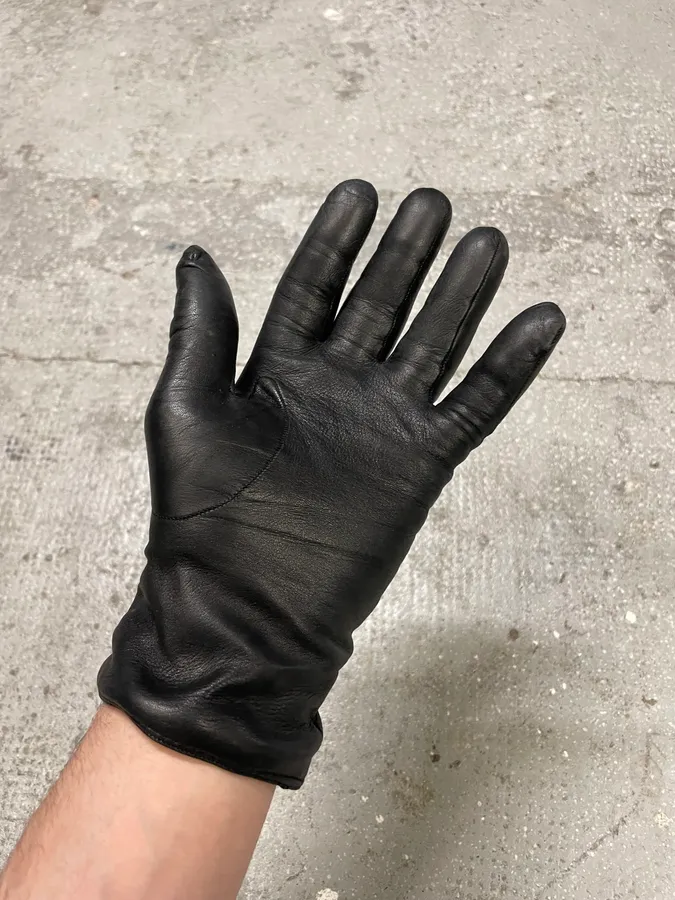 Gucci Black Leather Gloves - Image 4