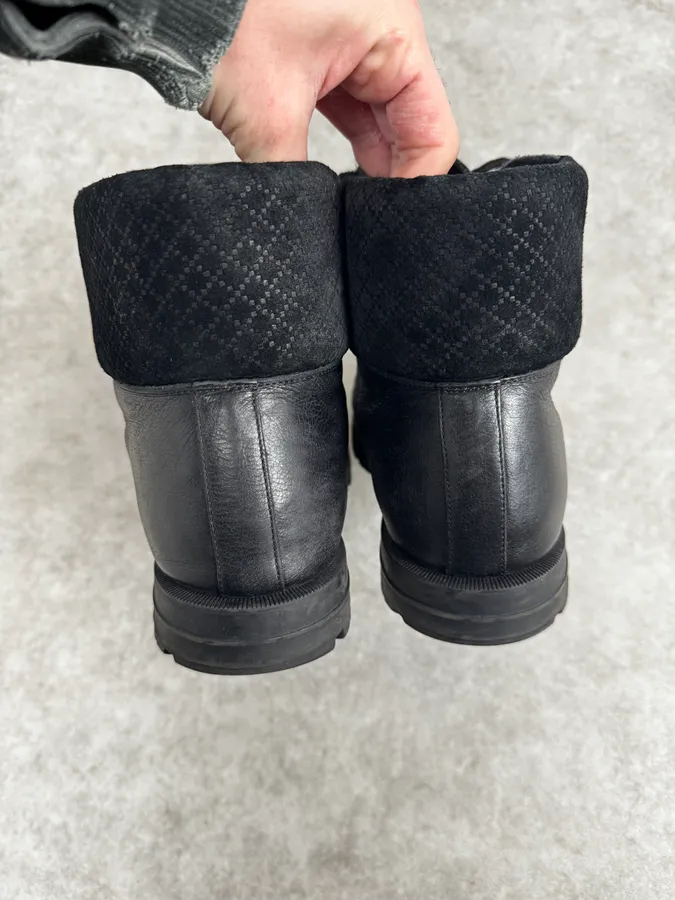 Gucci Black Leather Lace-Up Textured Cuff Boots - Image 6