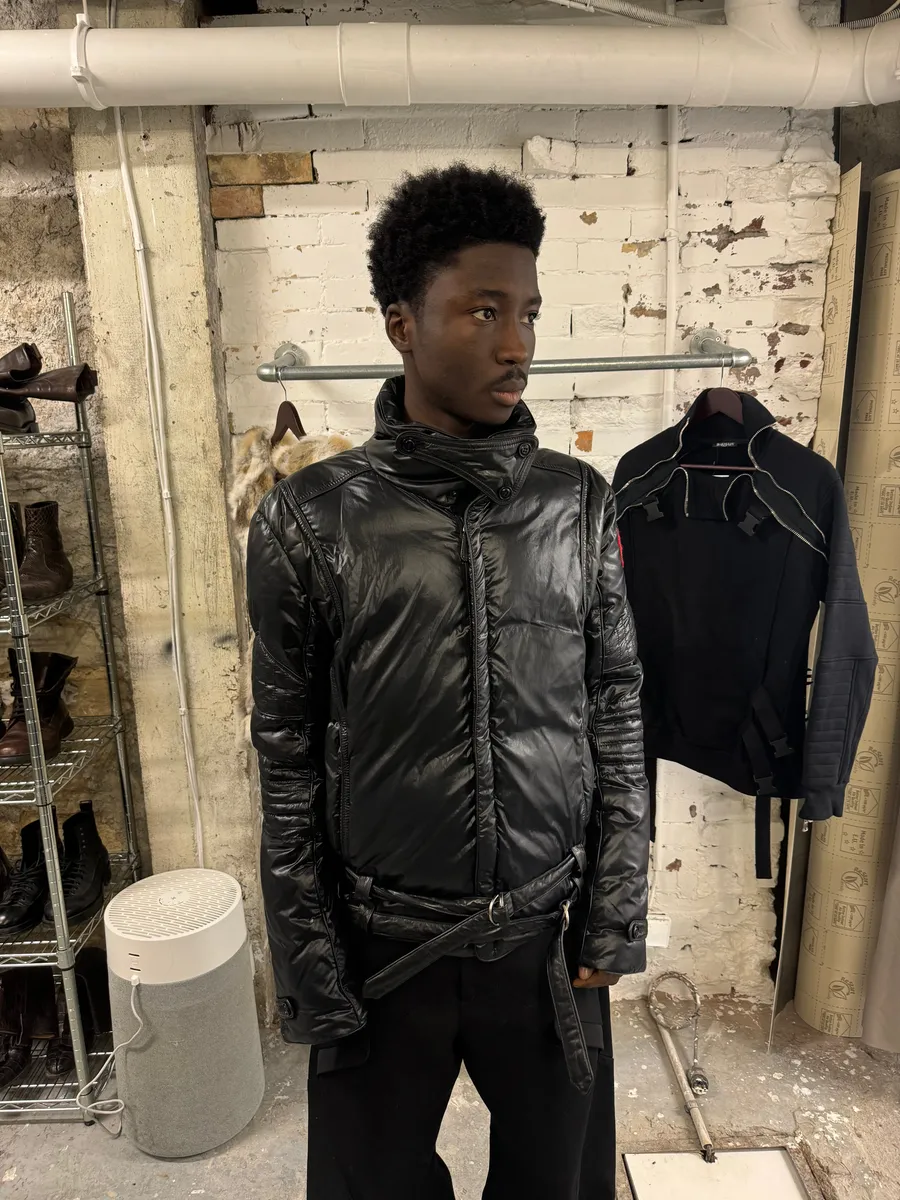 Gucci Black Patch Puffer Belted Jacket - Image 5