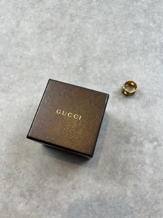 Gucci Gold Brass Textured Ring - Image 4
