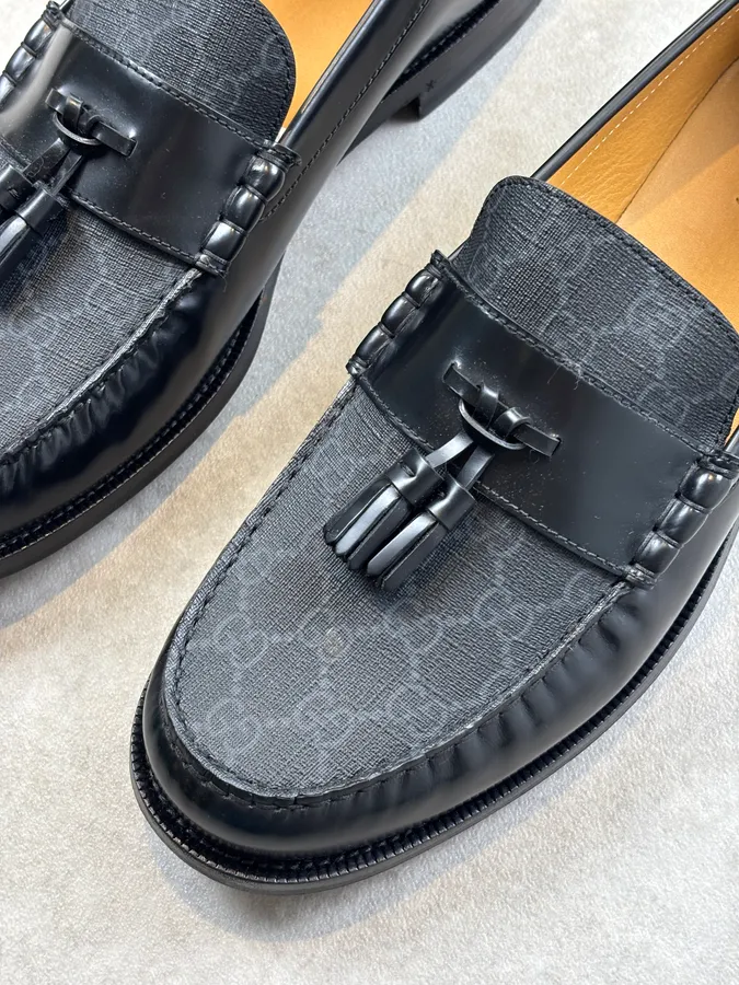 Gucci Millennial Ribot GG Supreme Tassel Loafers Black - Image 6