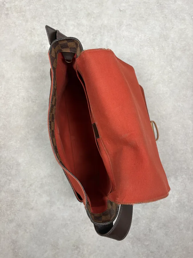 Louis Vuitton Abbesses Leather Messenger Bag - Image 9