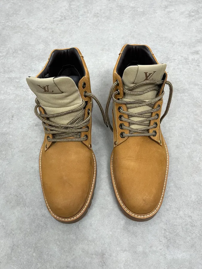 Louis Vuitton Oberkampf Beige Wheat Nubuck Boots - Image 2