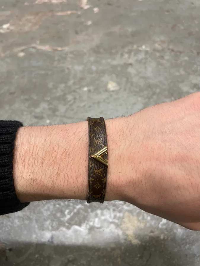 Louis Vuitton V Original Bracelet - Image 3