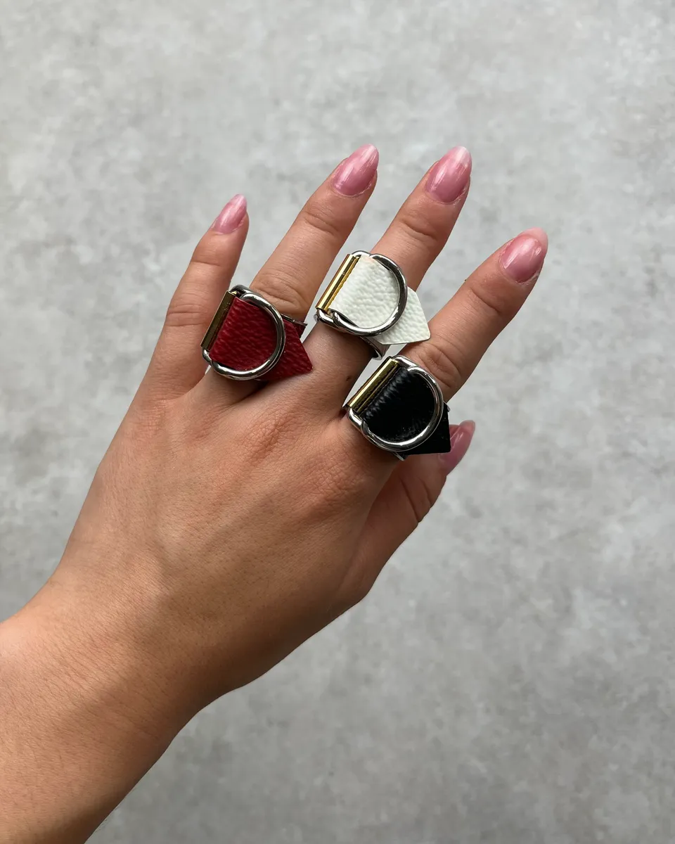 Louis Vuitton White Leather Ring - Image 3