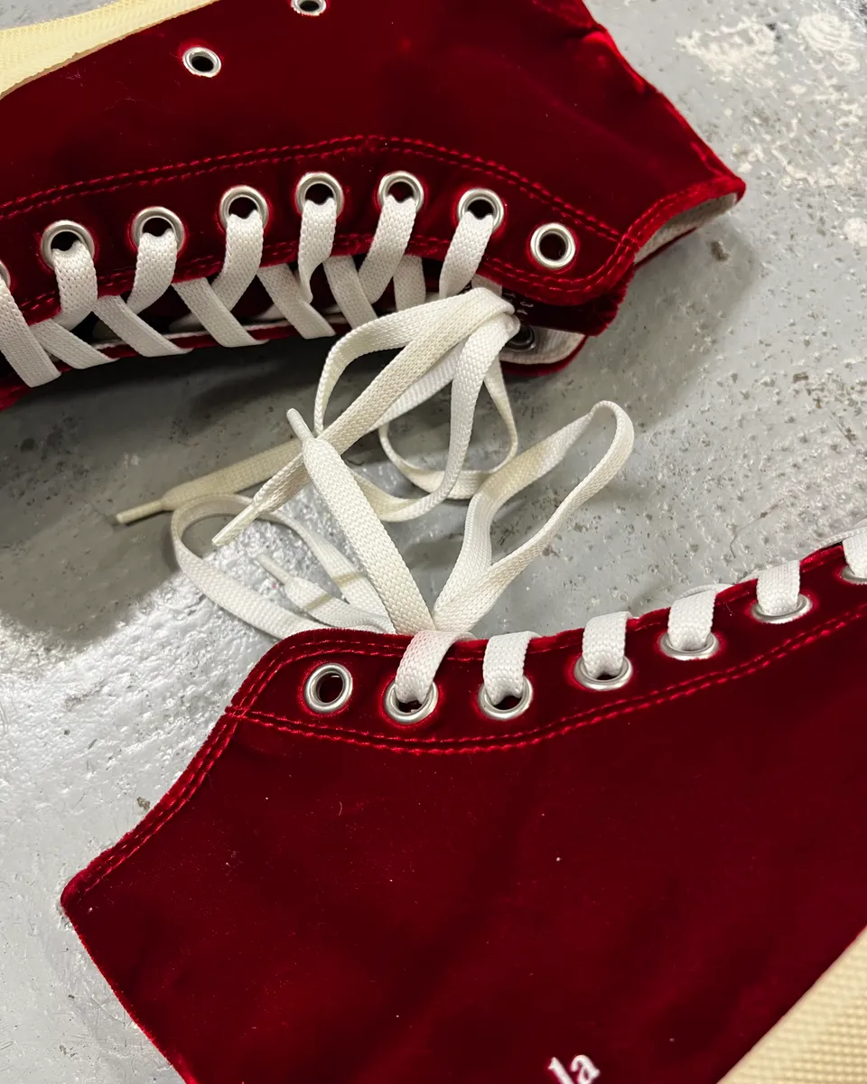 Maison Margiela Burgundy Velvet Tabi High-Top Sneakers - Image 5