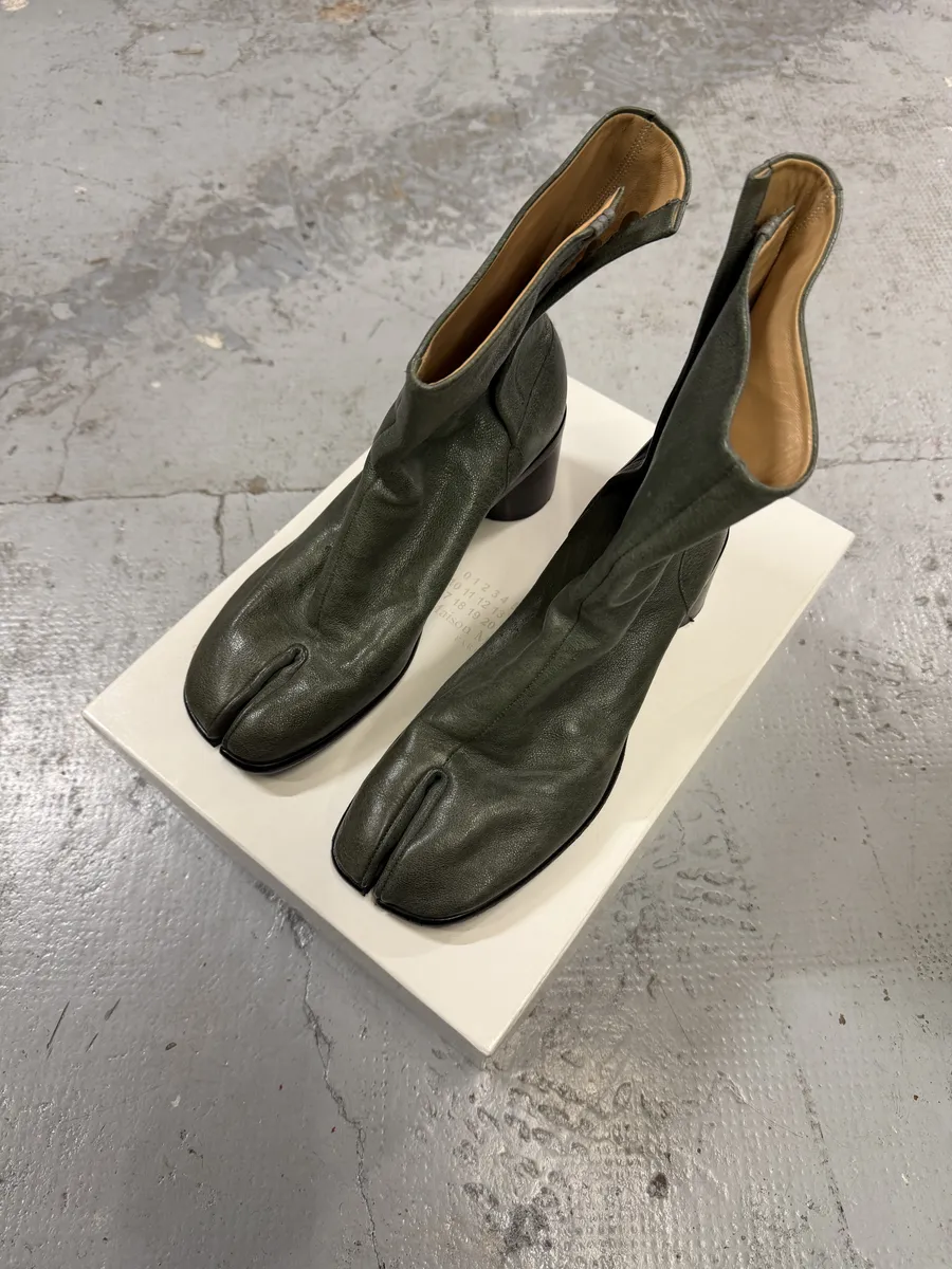 Maison Margiela Grey Eroded Leathier High Tabi Boots - Image 3