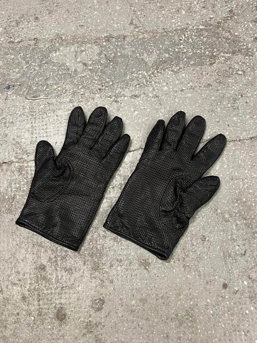 Moschino Red Hearts Black Leather Gloves - Image 3