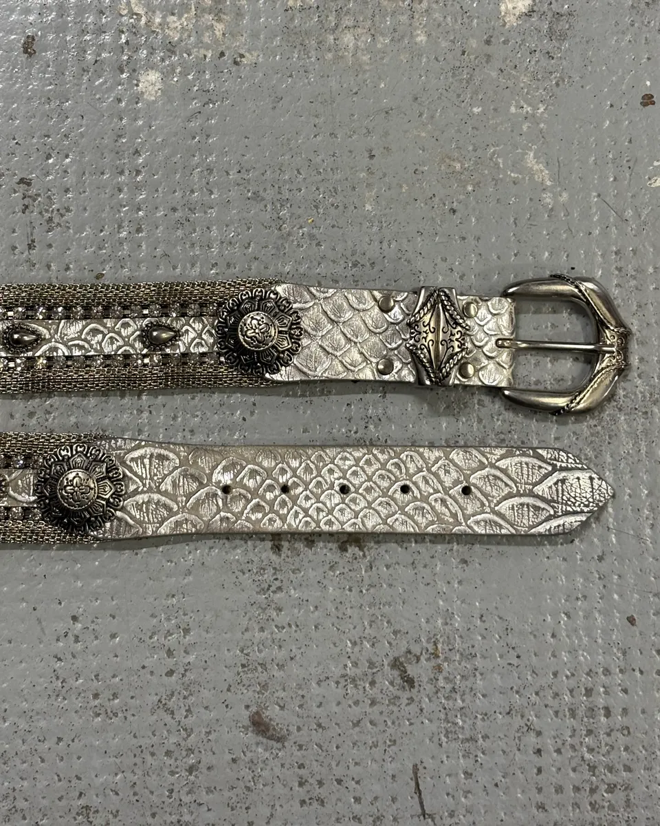 Nanni Silver Leather Rhinestone Contemporary Belt - Image 2