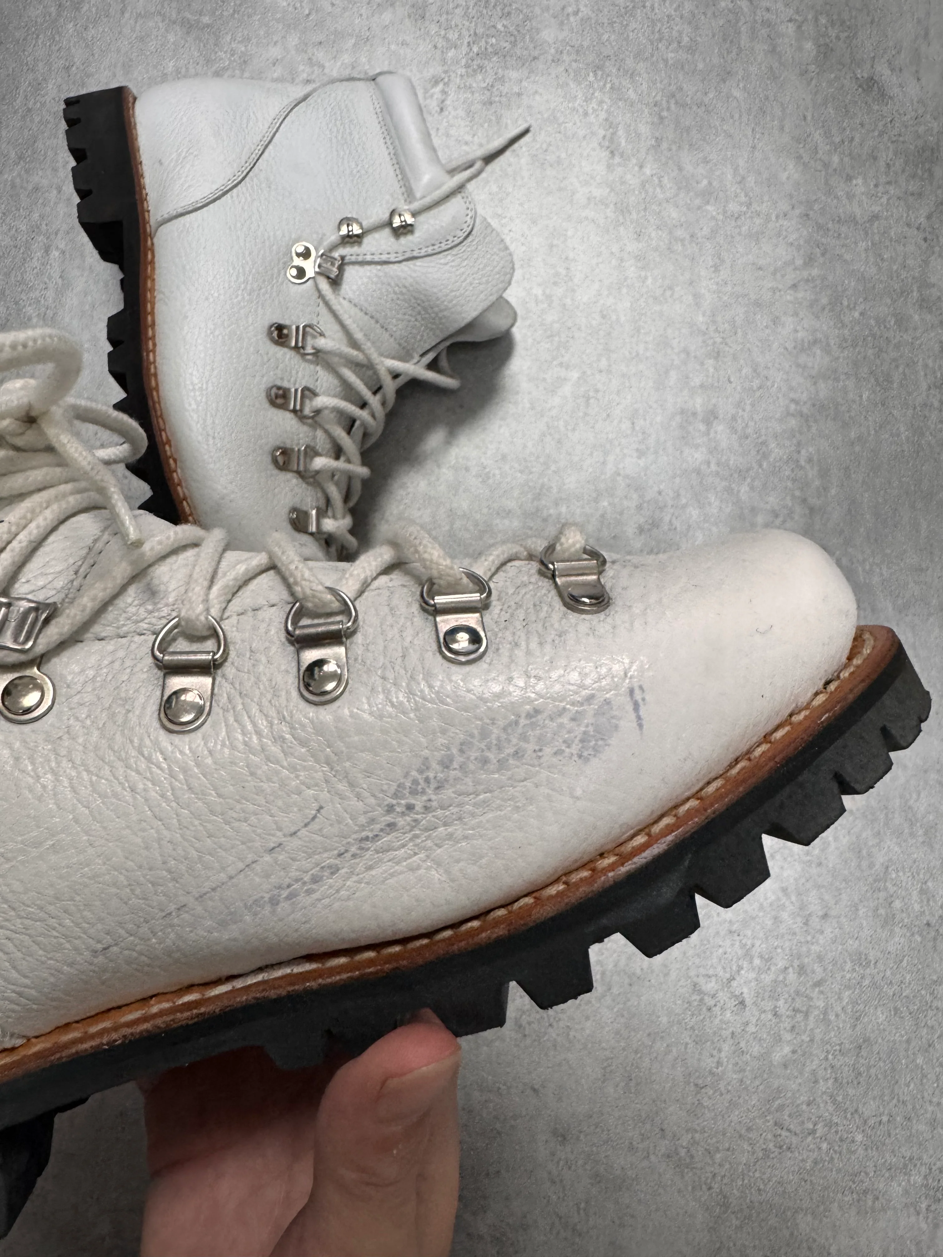 Paraboot Avoriaz Hiking White Grained Leather Boots - Image 5