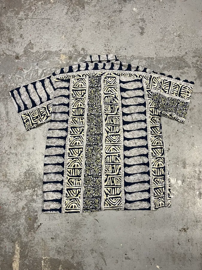 Pierre Cardin Abstract Fantasy White & Blue shirt - Image 4