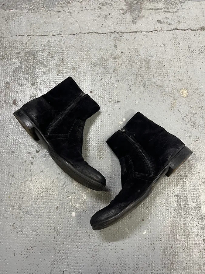 Prada Black Eroded Leather Chelsea Boots - Image 3