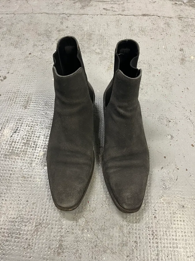 Saint Laurent Dark Grey Suede Chelsea Boots - Image 4
