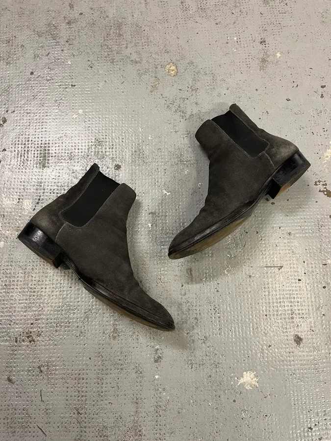 Saint Laurent Dark Grey Suede Chelsea Boots - Image 5