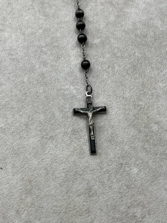 SS2003 Dolce & Gabbana Black & Brown Pearl Rosary Cross Necklace - Image 5