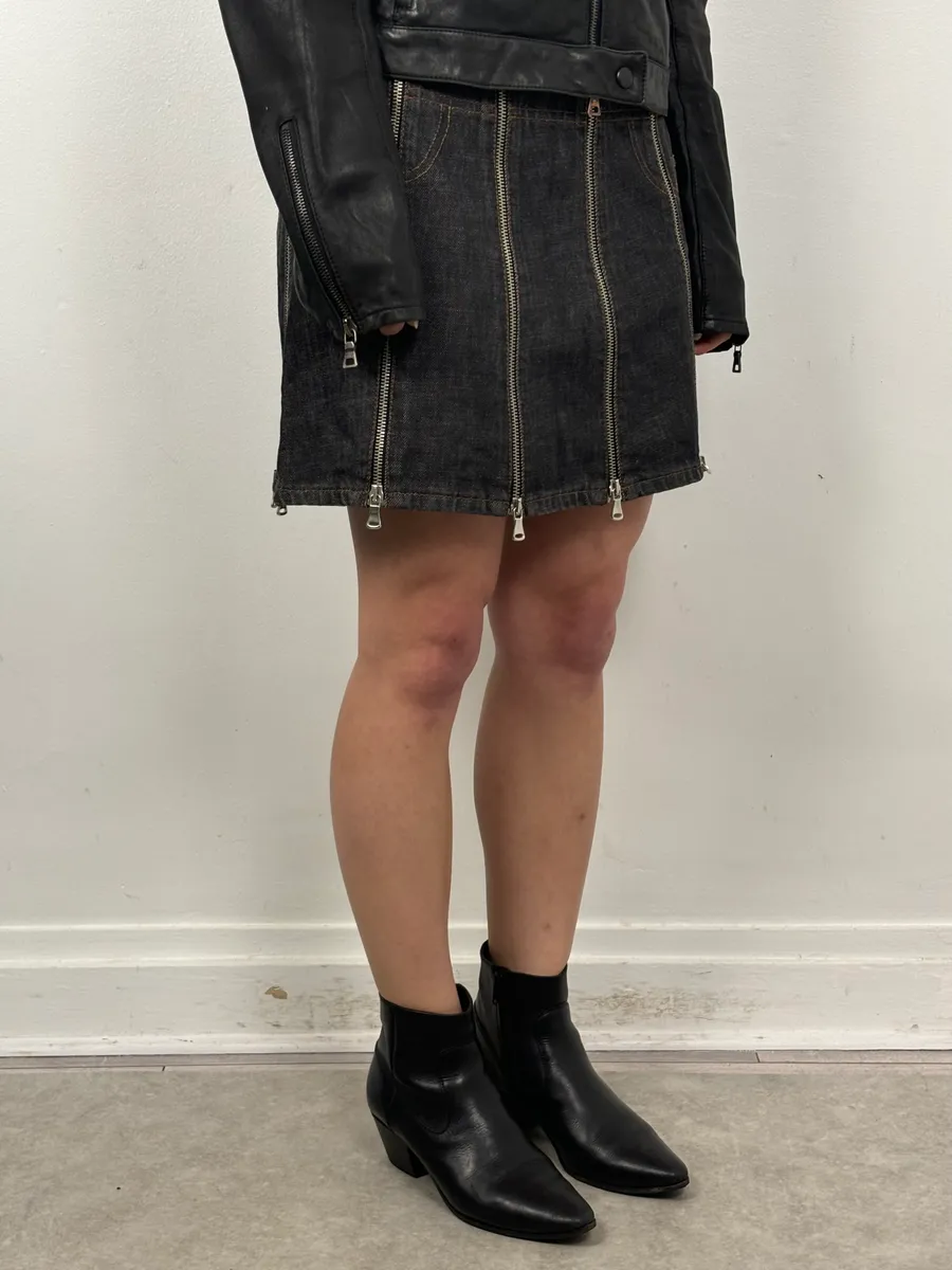 SS2003 Dolce & Gabbana Navy Denim Multi-Zip Skirt - Image 2
