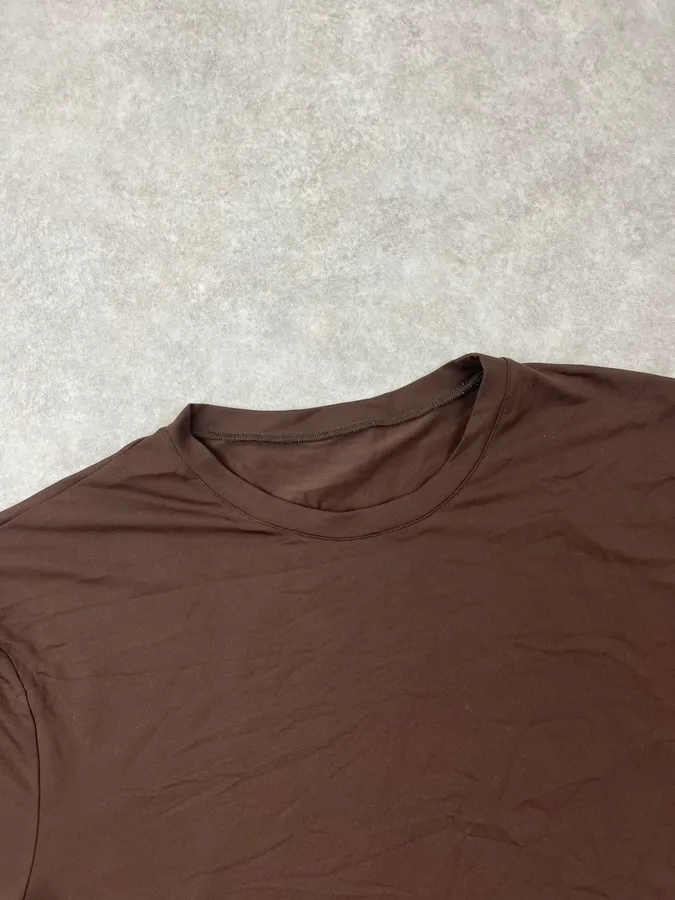 SS2003 Prada Brown Back Zip Logo-Patch T-Shirt - Image 4