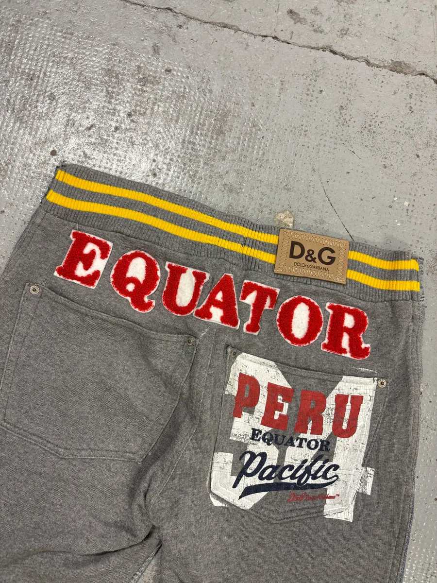 SS2005 Dolce & Gabbana Grey Equator Denim Distressed Shorts - Image 7