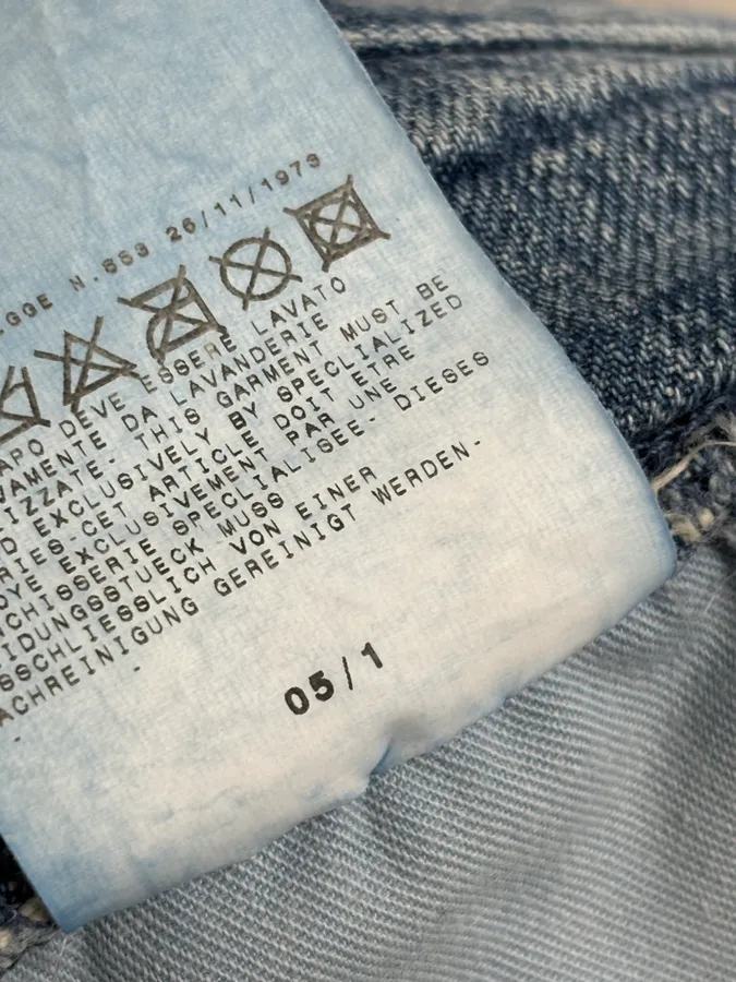 SS2005 Dolce & Gabbana Snakeskin Waisted Blue Denim Distressed Jeans - Image 15