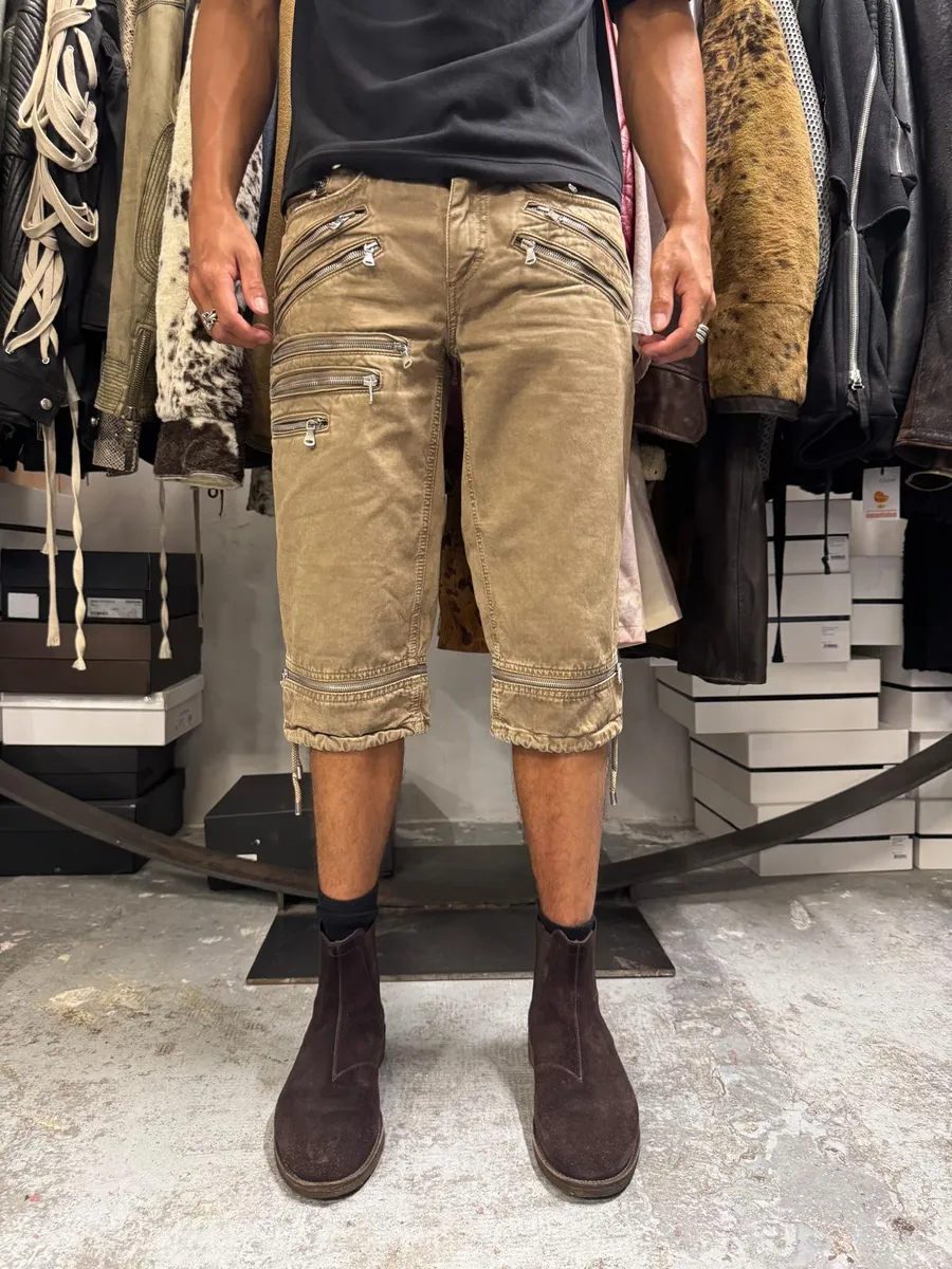 SS2008 Dolce & Gabbana Beige Multi Zips Shorts - Image 2