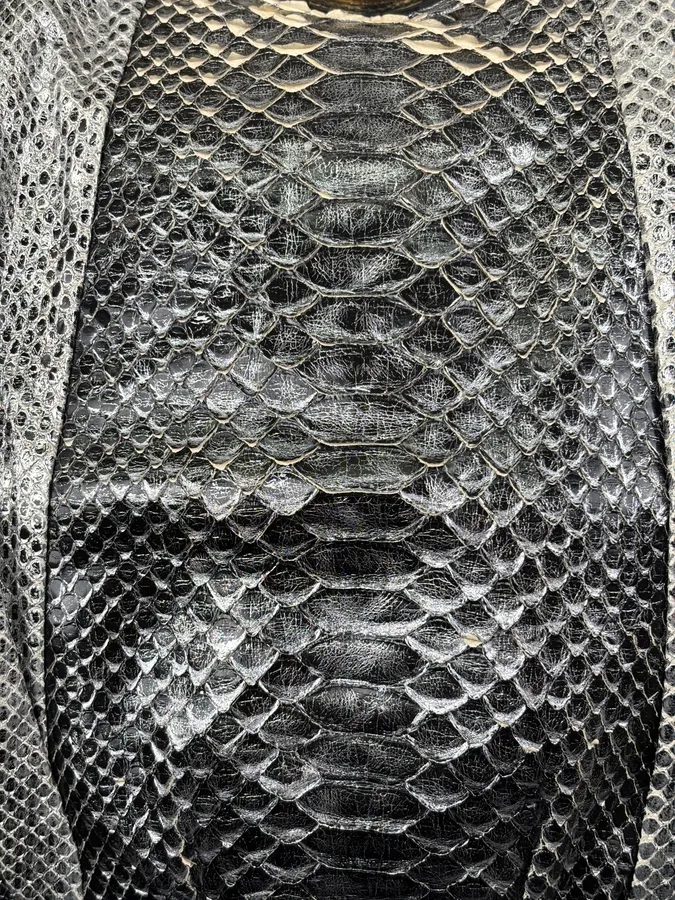 SS2008 Gucci Black & Silver Python Leather Tote Bag by Frida Giannini - Image 11
