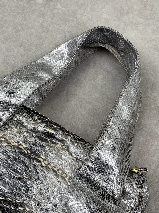 SS2008 Gucci Black & Silver Python Leather Tote Bag by Frida Giannini - Image 16