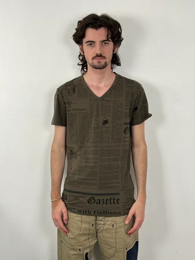 SS2008 John Galliano Khaki Newspaper V Neck T-Shirt - Image 2