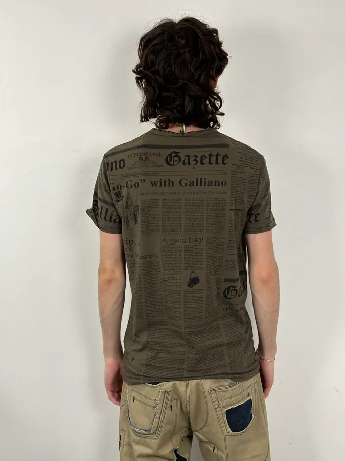 SS2008 John Galliano Khaki Newspaper V Neck T-Shirt - Image 3