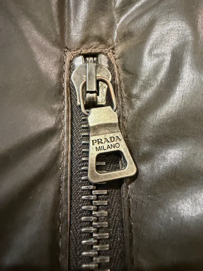 SS2008 Prada Brown Eroded Nylon Puffer Vest Jacket - Image 9