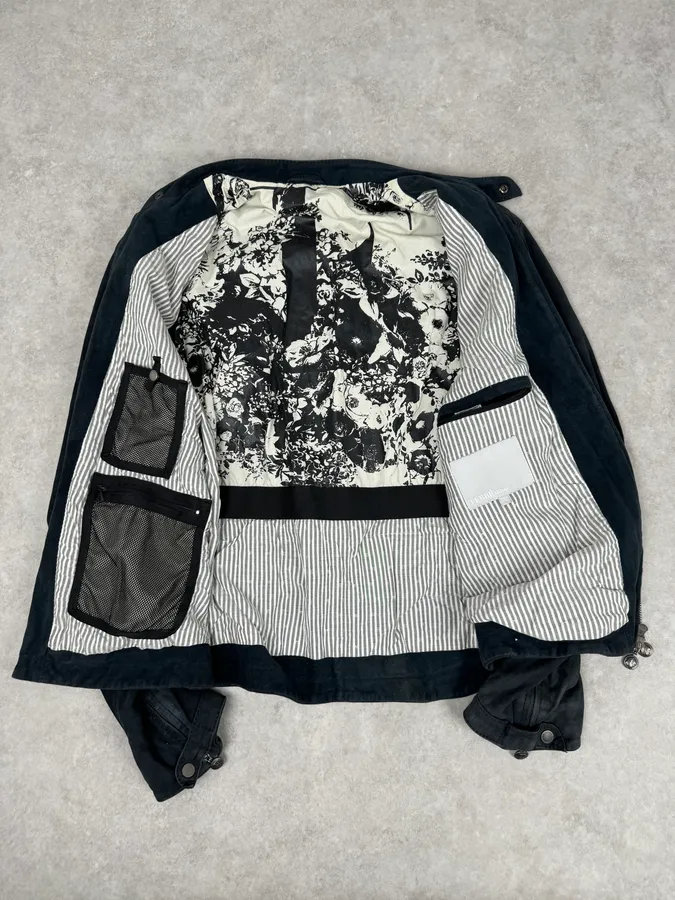 SS2009 Gianfranco Ferré Navy Suede Crocodile Effect Bomber Jacket - Image 8
