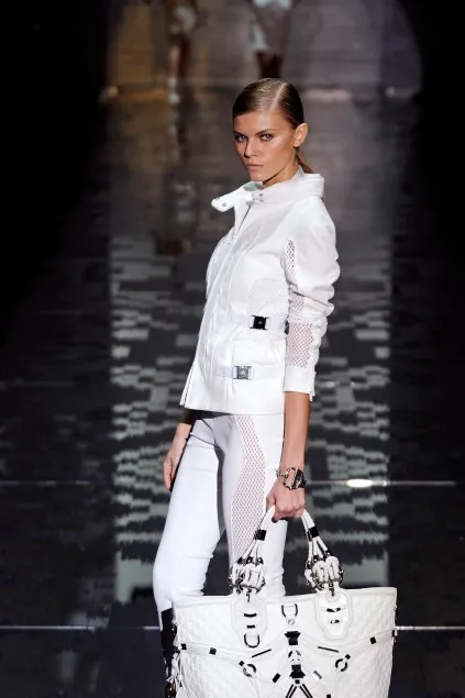 SS2010 Gucci Runway Techno Horsebit White Monogram Leather Large Bag by Frida Giannini - Image 2