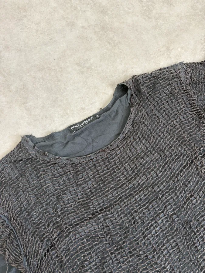 SS2011 Dolce & Gabbana Grey Net Obscure Avant-Garde T-Shirt - Image 5