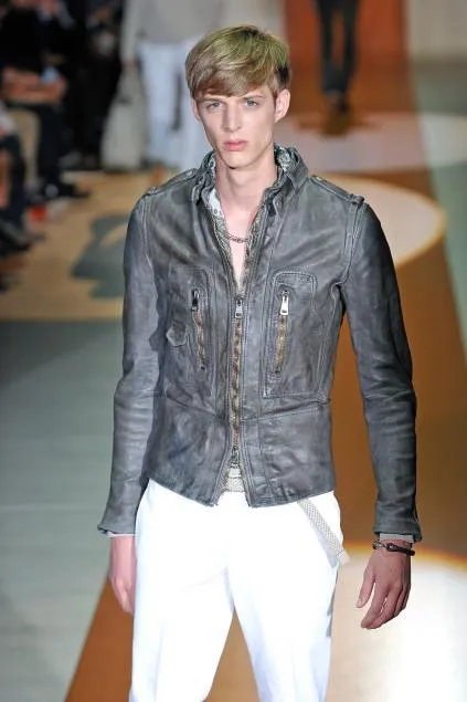 SS2011 Gucci Brown Leather Tribal Fantasy Back Jacket by Frida Giannini - Image 2