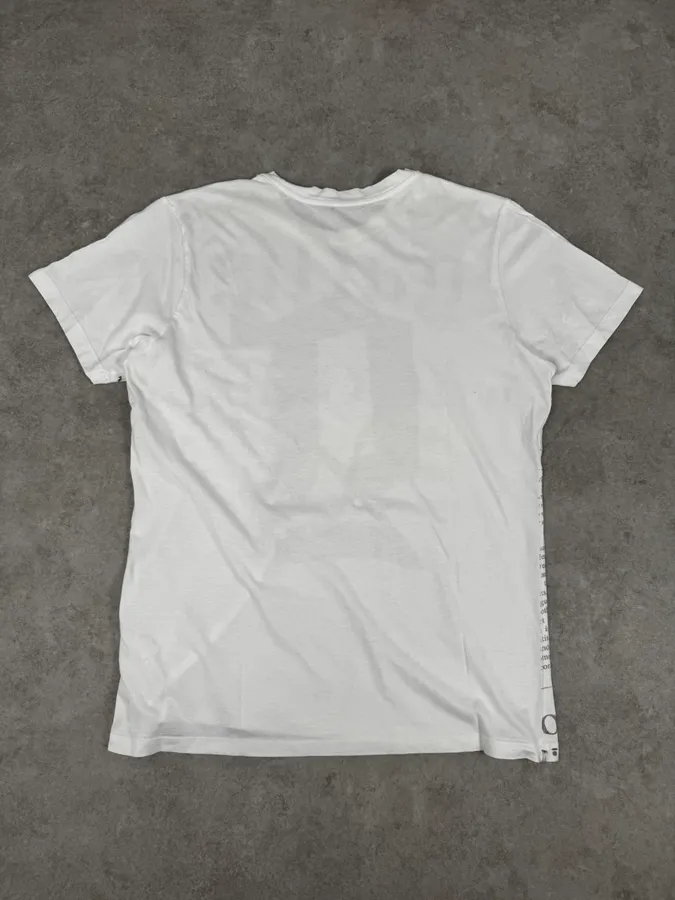 SS2012 John Galliano White Newspaper G Print T-Shirt - Image 4