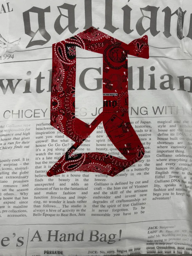 SS2012 John Galliano White Newspaper G Print T-Shirt - Image 7