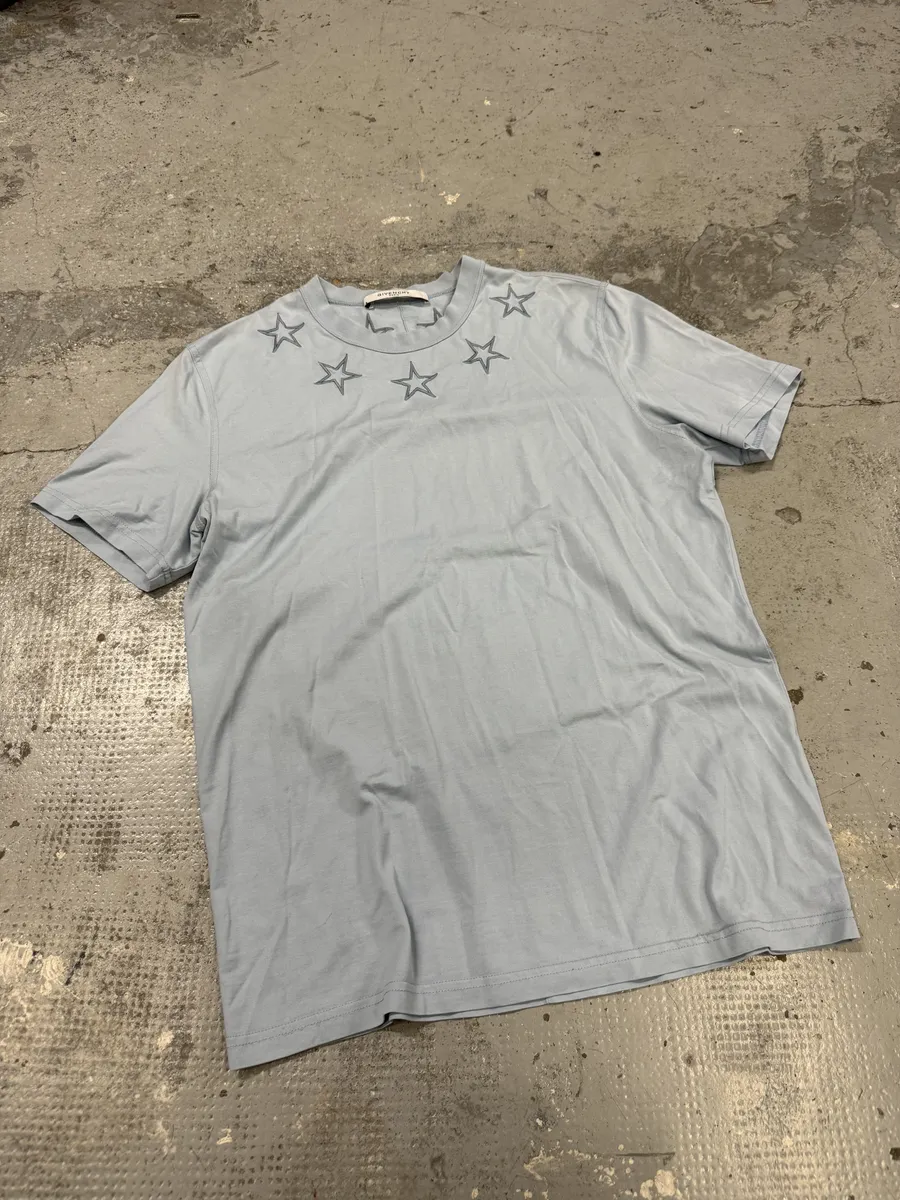 SS2015 Givenchy Grey Stars T-Shirt by Riccardo Tisci - Image 10
