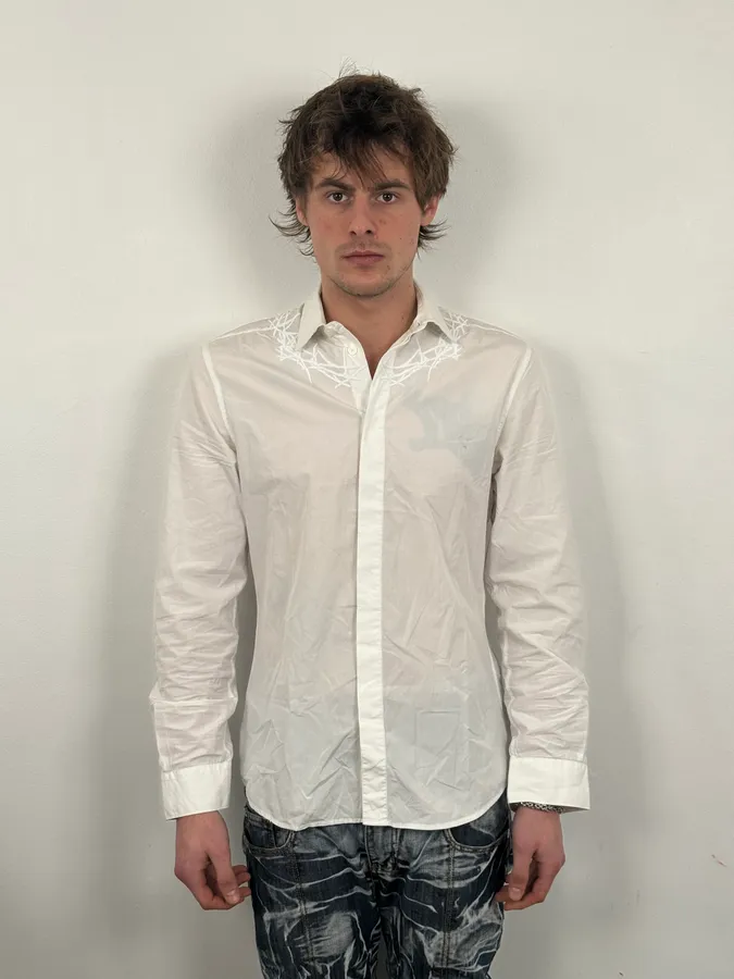 SS2015 Givenchy White Wooden Crown Shirt by Riccardo Tisci - Image 2