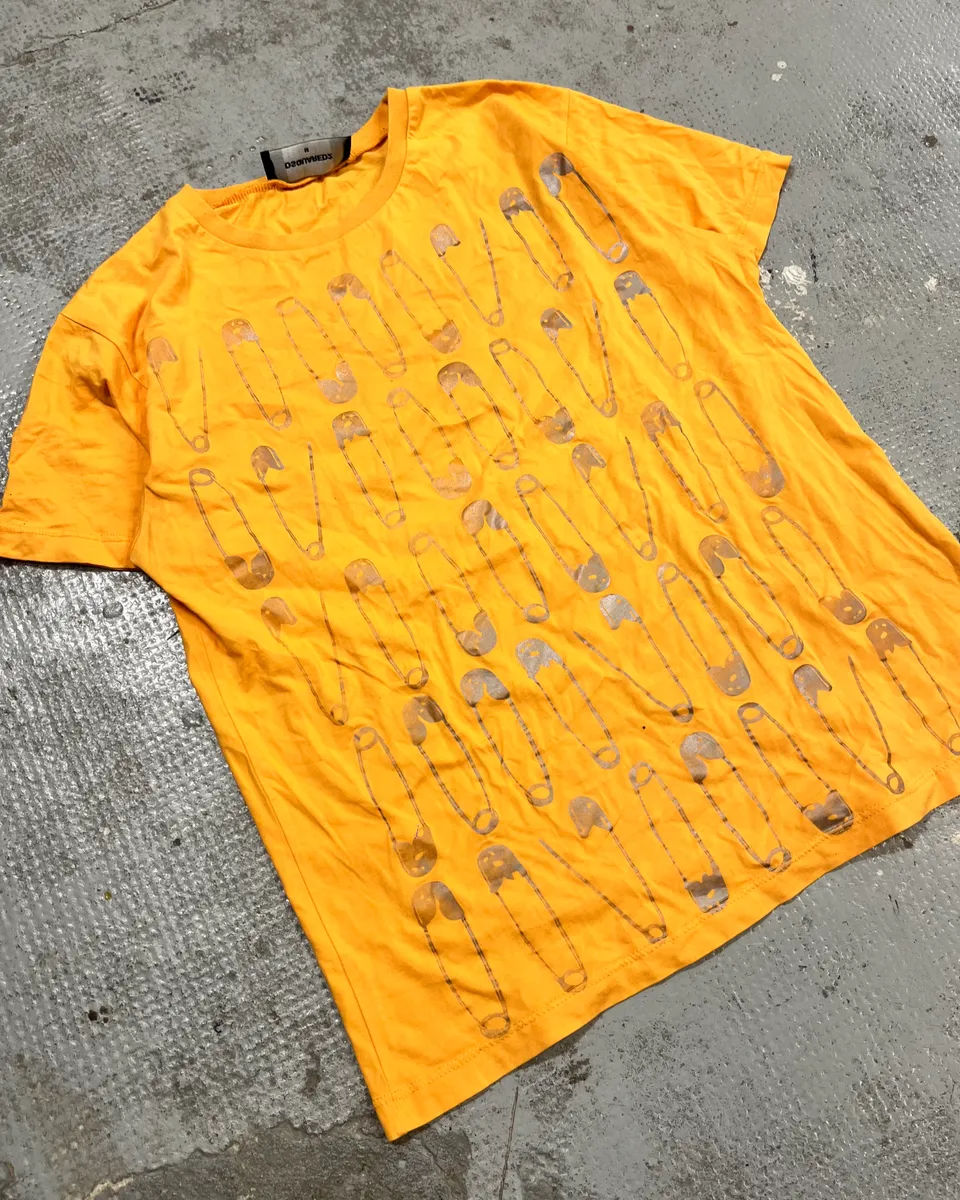 SS2017 Dsquared2 Orange Safety Pin Print T-Shirt - Image 4