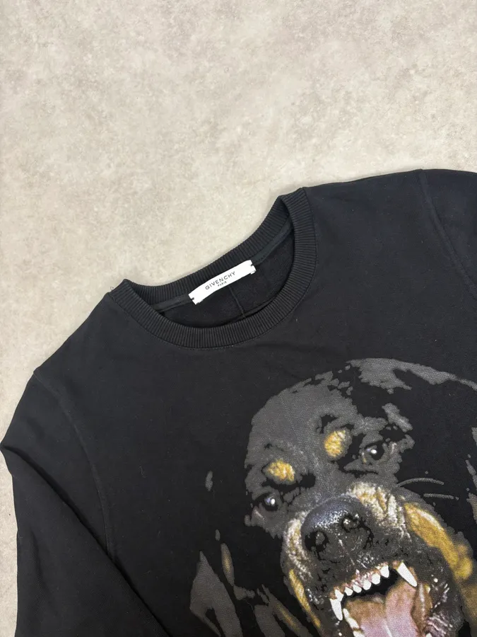 SS2017 Givenchy Black Rottweiler Dog Sweater by Riccardo Tisci - Image 4
