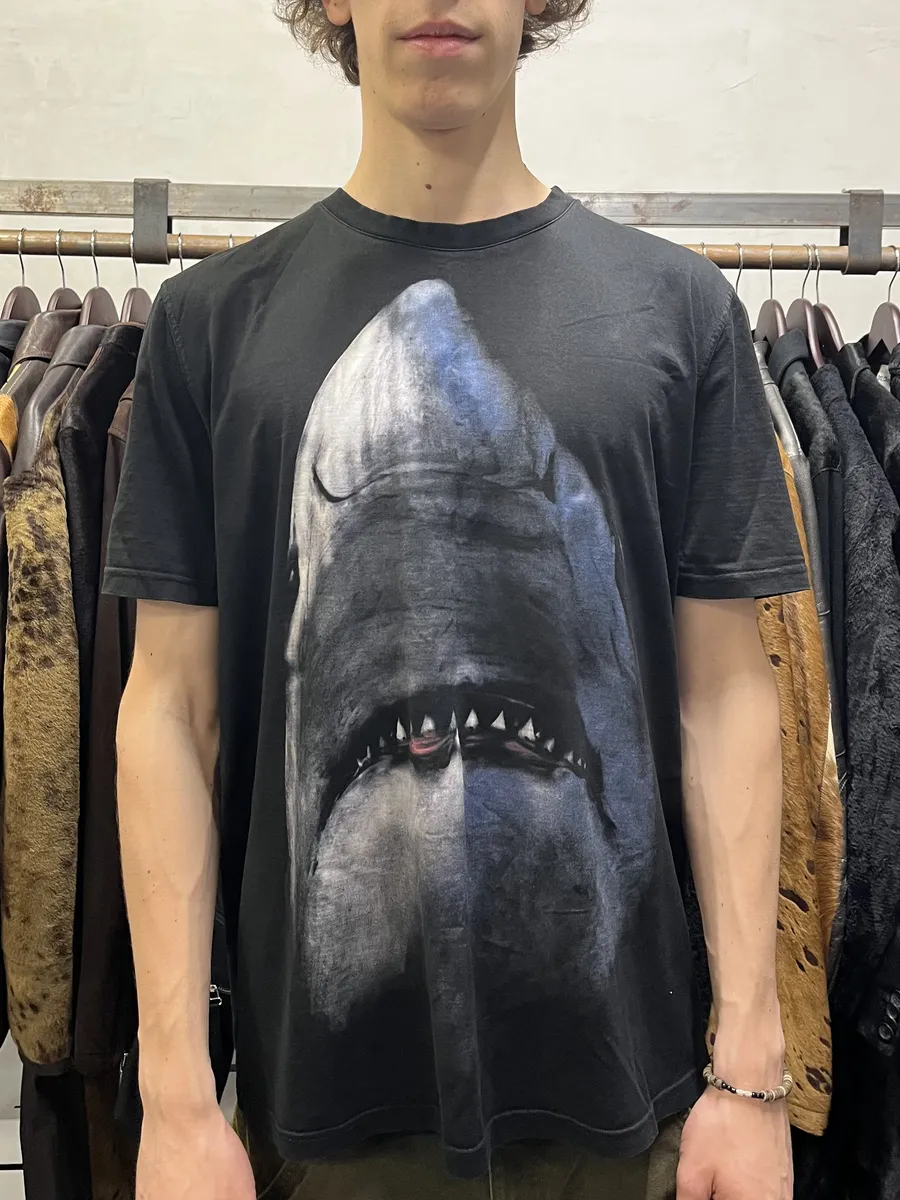SS2017 Givenchy Shark Black T-Shirt by Riccardo Tisci - Image 2