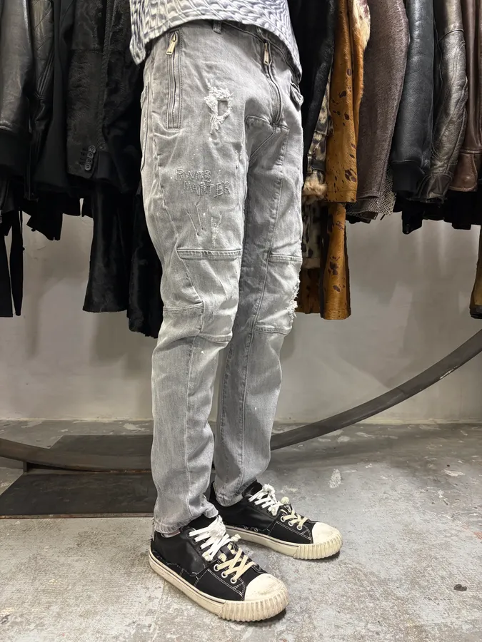 SS2018 DSquared2 Grey Twisted Denim Jeans - Image 4