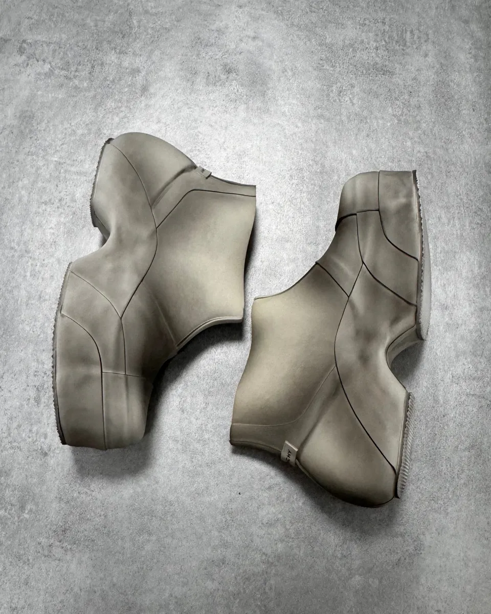 SS2023 Givenchy Dust Show Rubber Rain Low Boots - Image 2