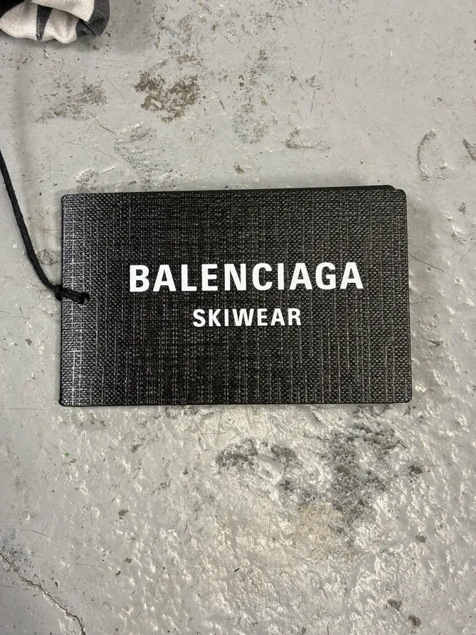 SS2025 Balenciaga Camo Pattern Ski Winter Gloves - Image 8