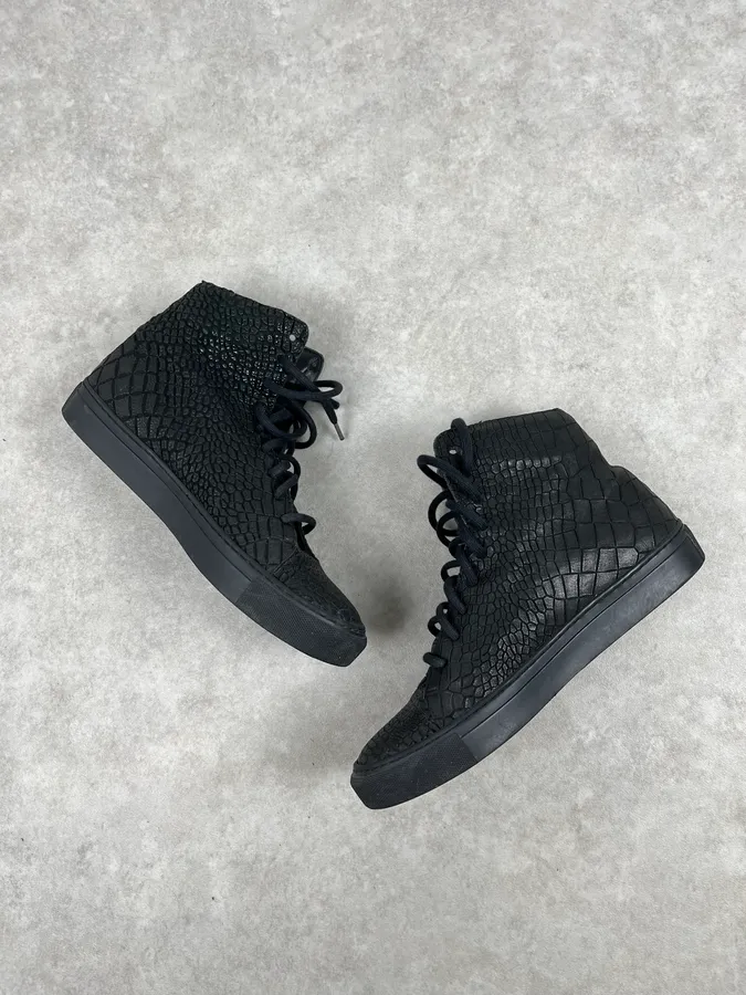 The Last Conspiracy Black Leather Crocodile Embossed High Sneakers - Image 3