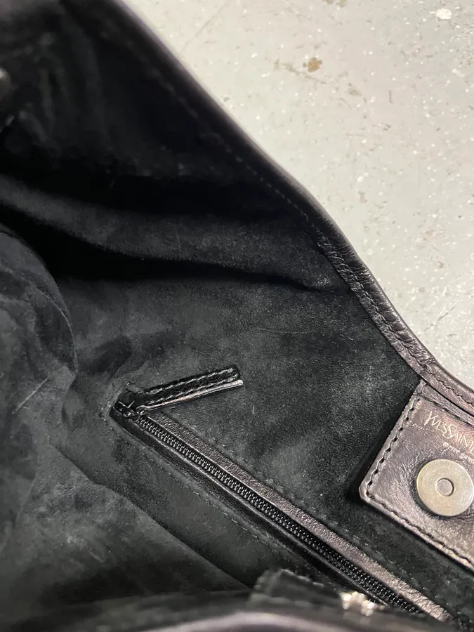 Yves Saint Laurent Mombasa Horn Black Leather Handle Bag - Image 10